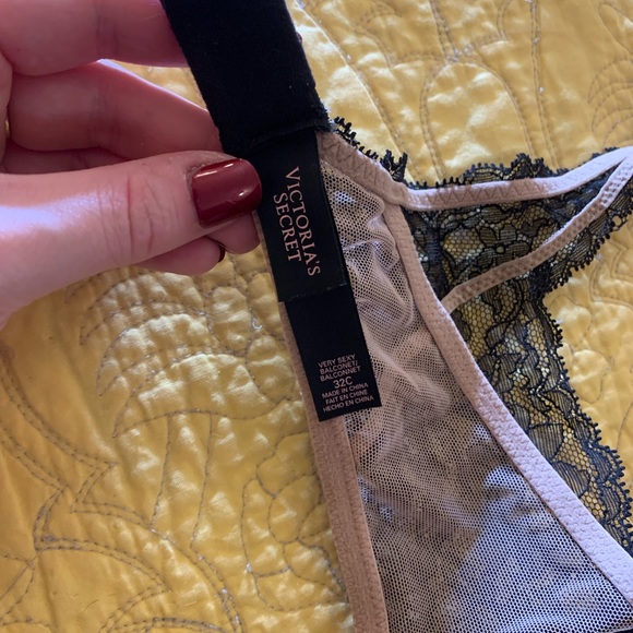 Victoria’s Secret balconet bra - Picture 11 of 16